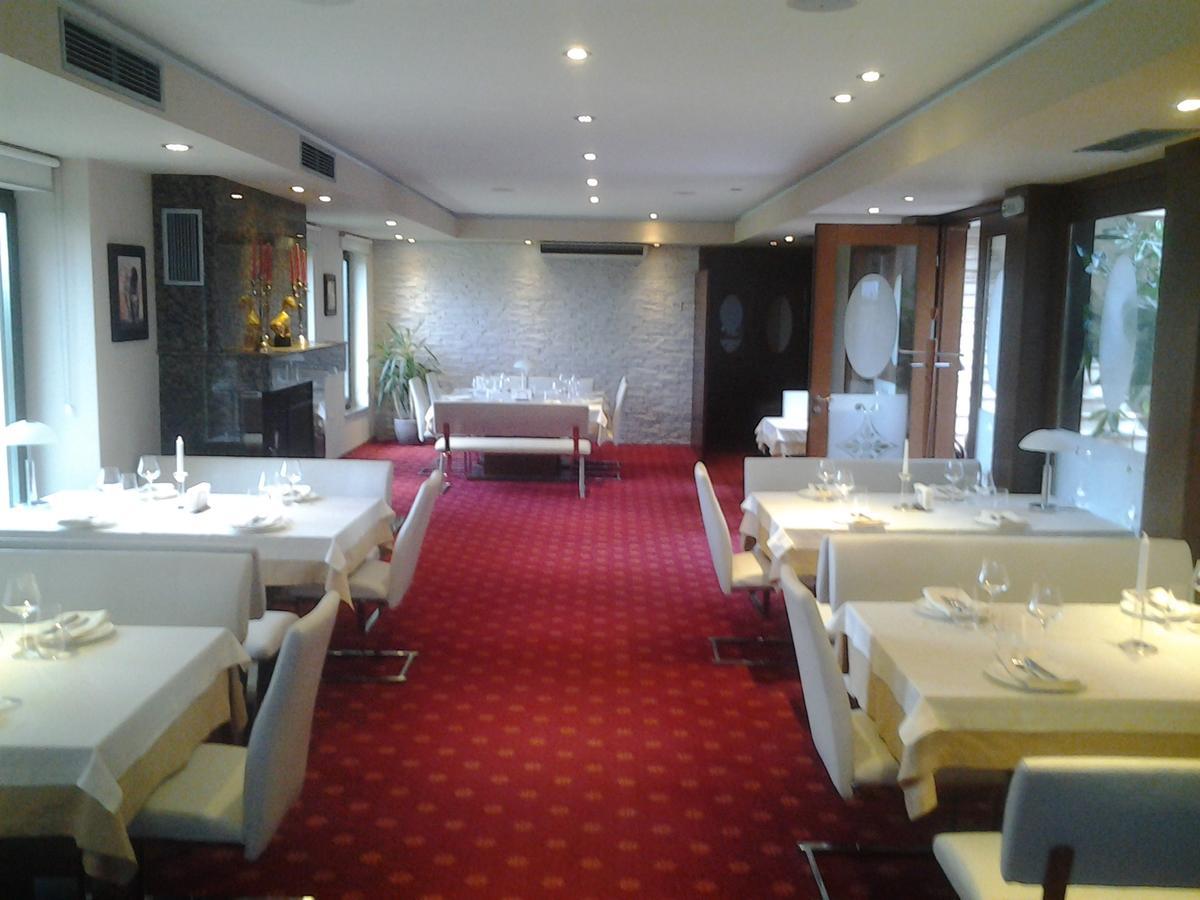 Hotel Villa Ekaterina Vakarel Екстер'єр фото