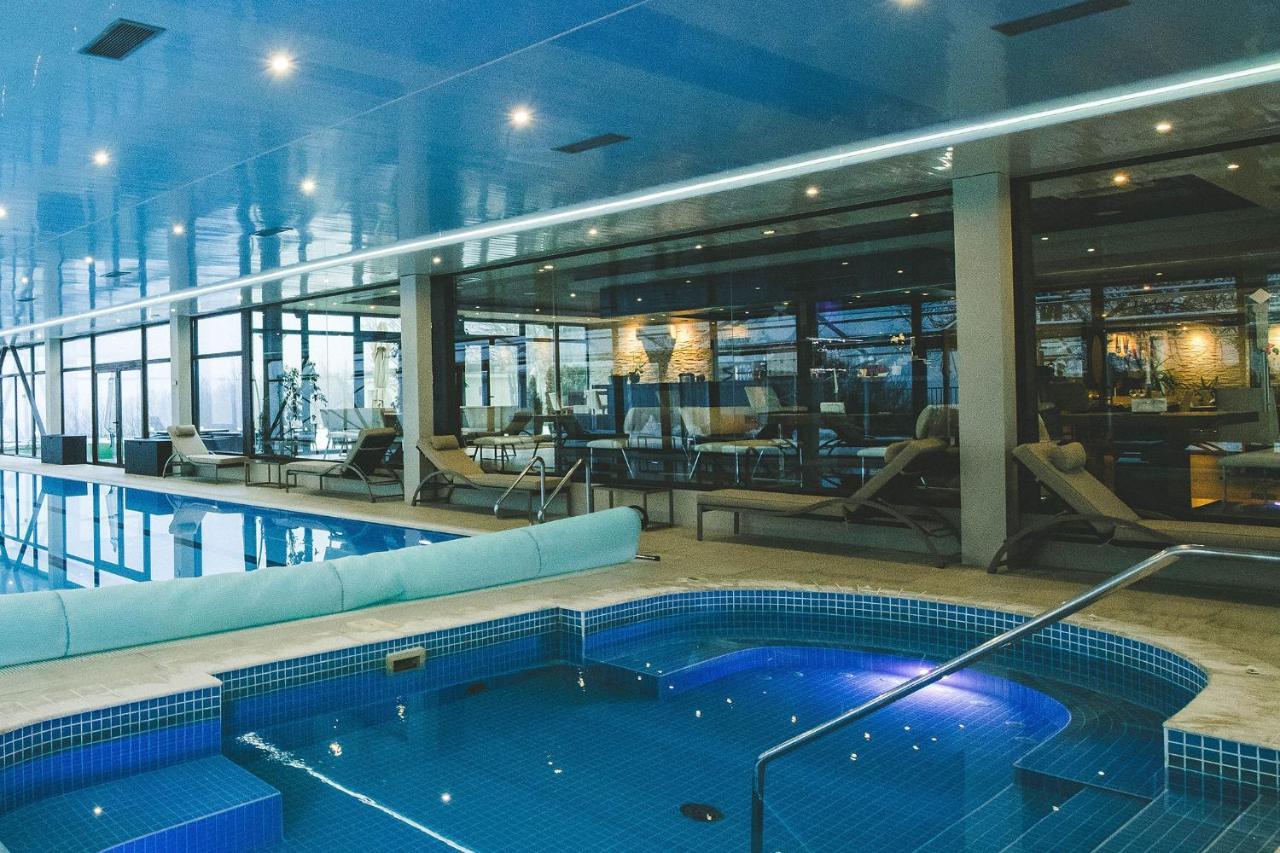 Hotel Villa Ekaterina Vakarel Екстер'єр фото
