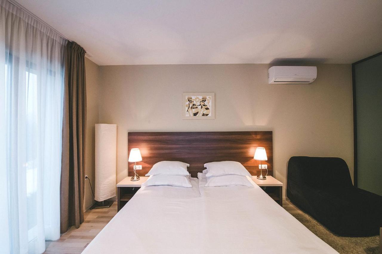 Hotel Villa Ekaterina Vakarel Екстер'єр фото
