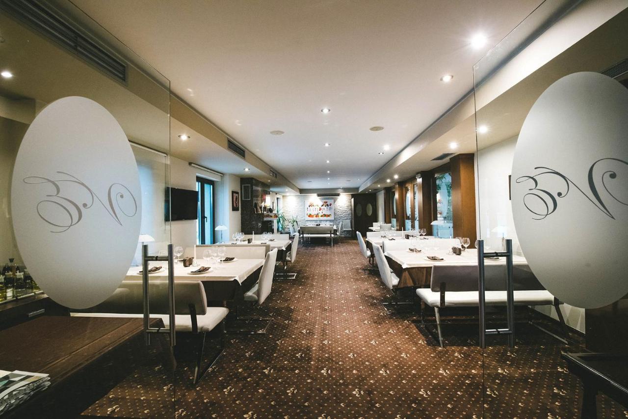 Hotel Villa Ekaterina Vakarel Екстер'єр фото