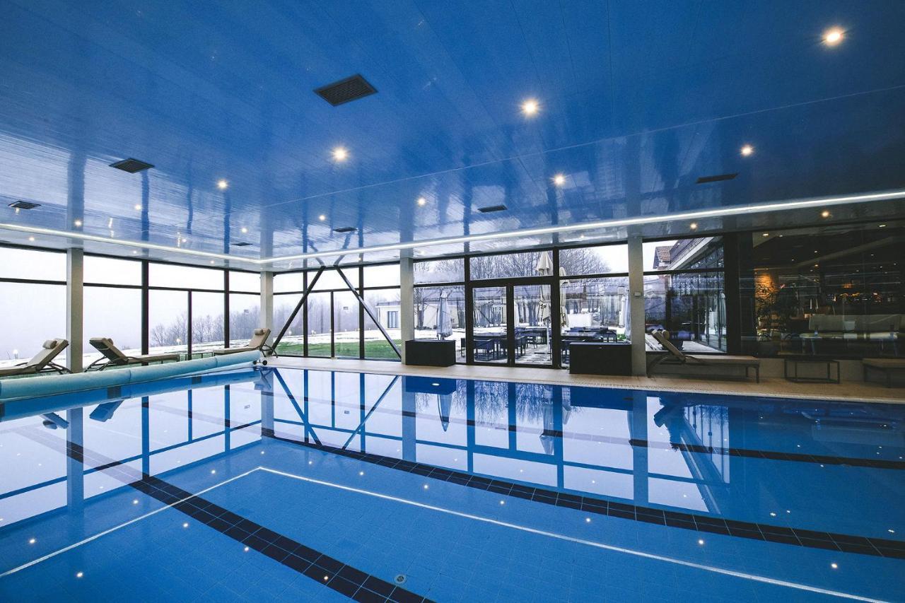 Hotel Villa Ekaterina Vakarel Екстер'єр фото