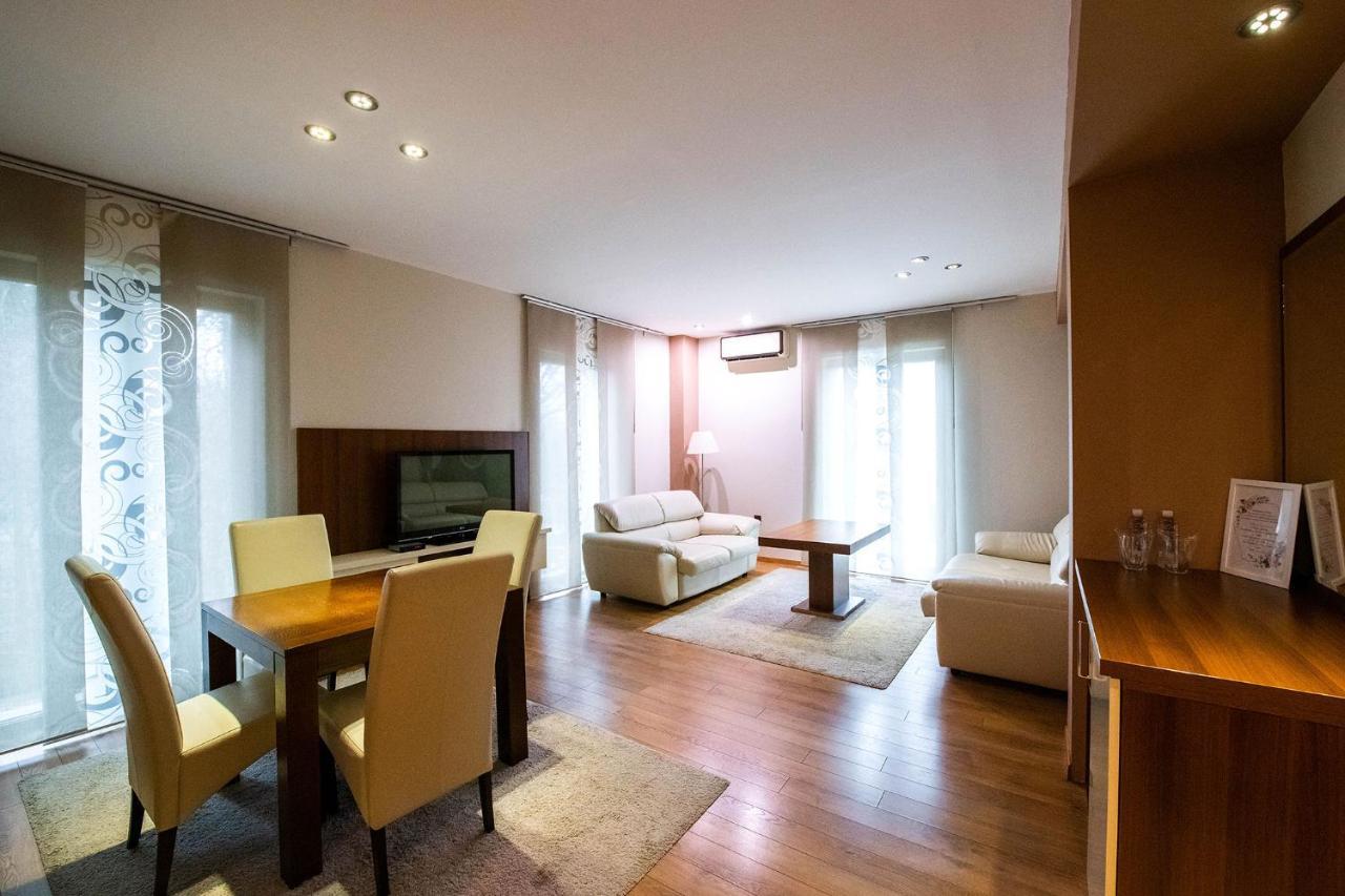 Hotel Villa Ekaterina Vakarel Екстер'єр фото