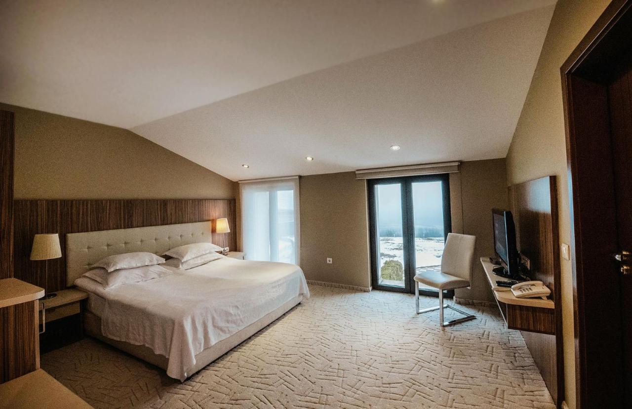 Hotel Villa Ekaterina Vakarel Екстер'єр фото