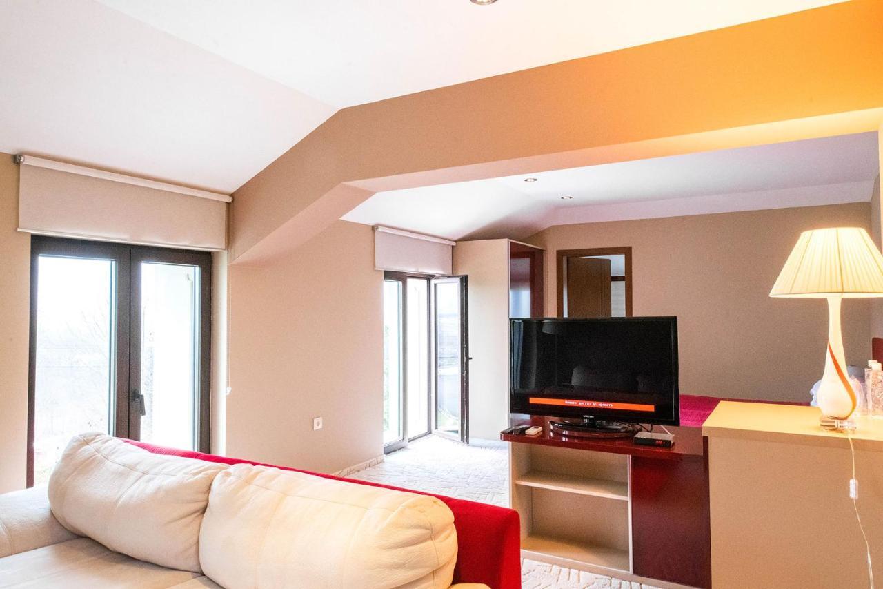 Hotel Villa Ekaterina Vakarel Екстер'єр фото