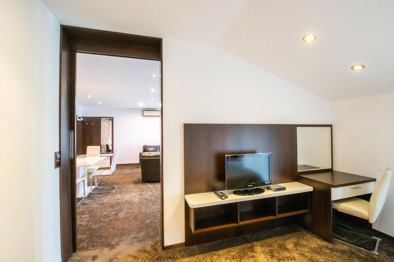 Hotel Villa Ekaterina Vakarel Екстер'єр фото